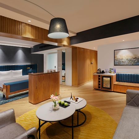Novotel Mumbai Juhu Beach Eksteriør bilde Suite