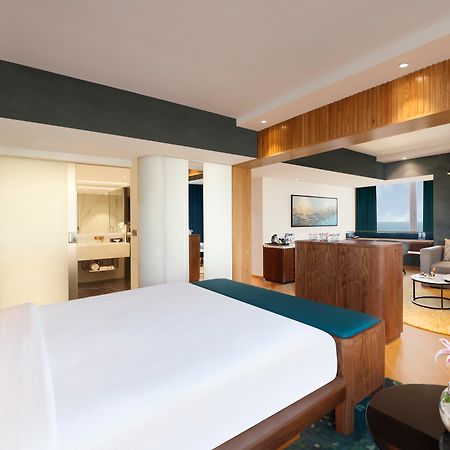 Novotel Mumbai Juhu Beach Eksteriør bilde Suite at the hotel