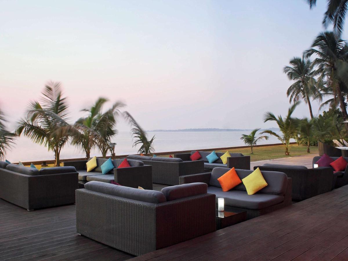 Novotel Mumbai Juhu Beach Eksteriør bilde The Beach Bar