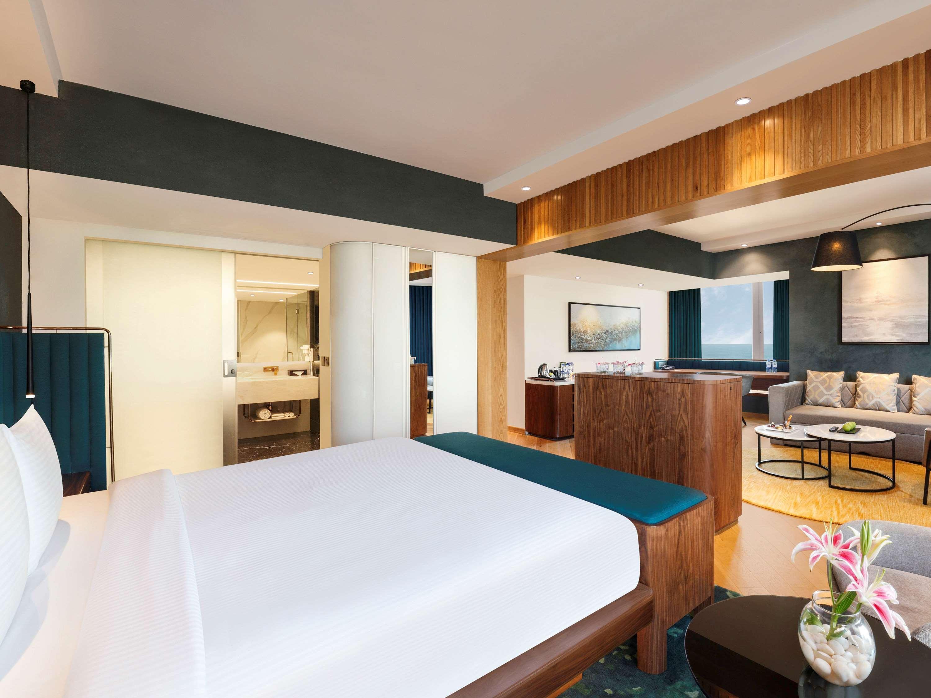 Novotel Mumbai Juhu Beach Eksteriør bilde Suite