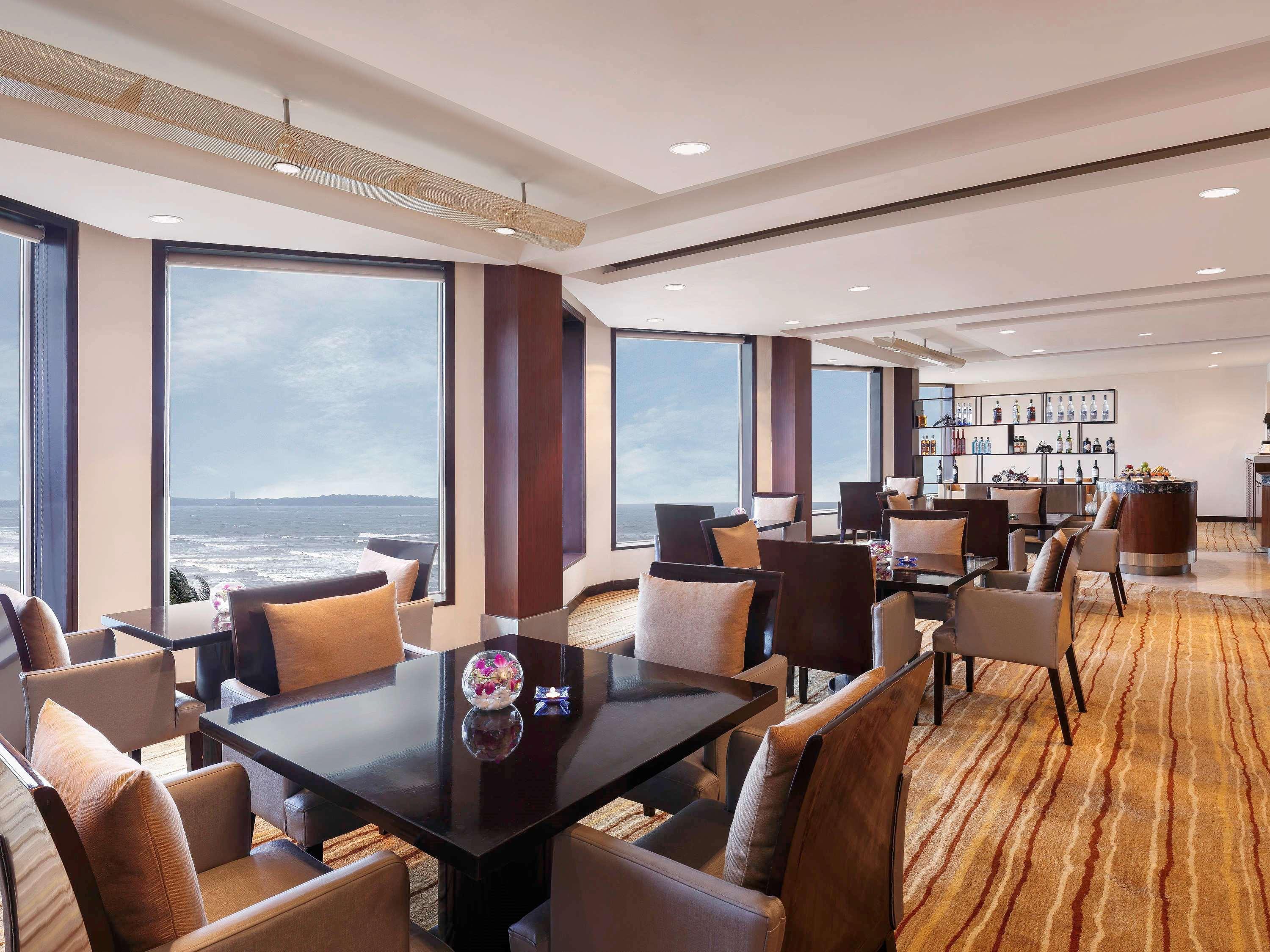 Novotel Mumbai Juhu Beach Eksteriør bilde Club Lounge at the Taj Mahal Palace