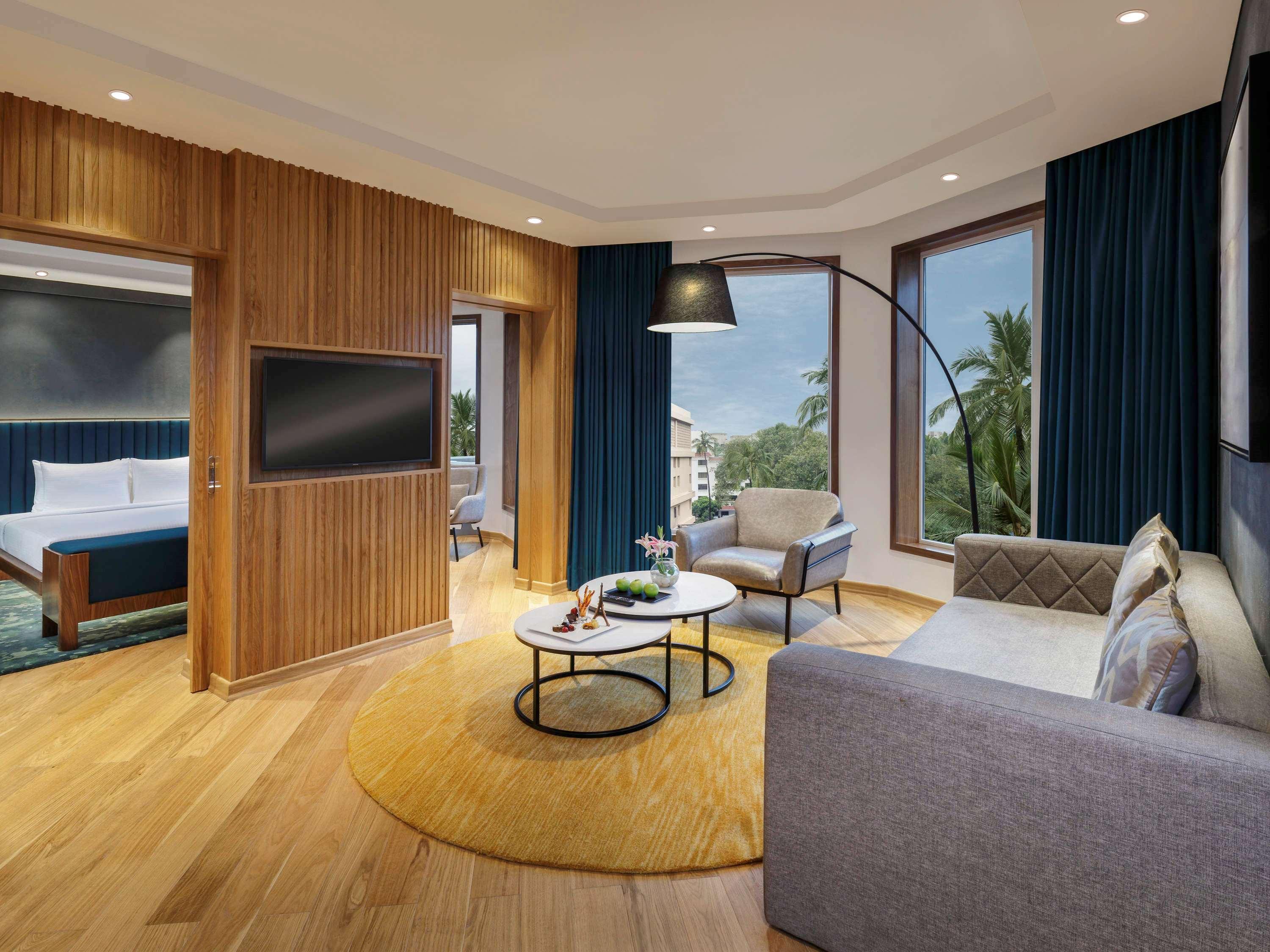 Novotel Mumbai Juhu Beach Eksteriør bilde Suite