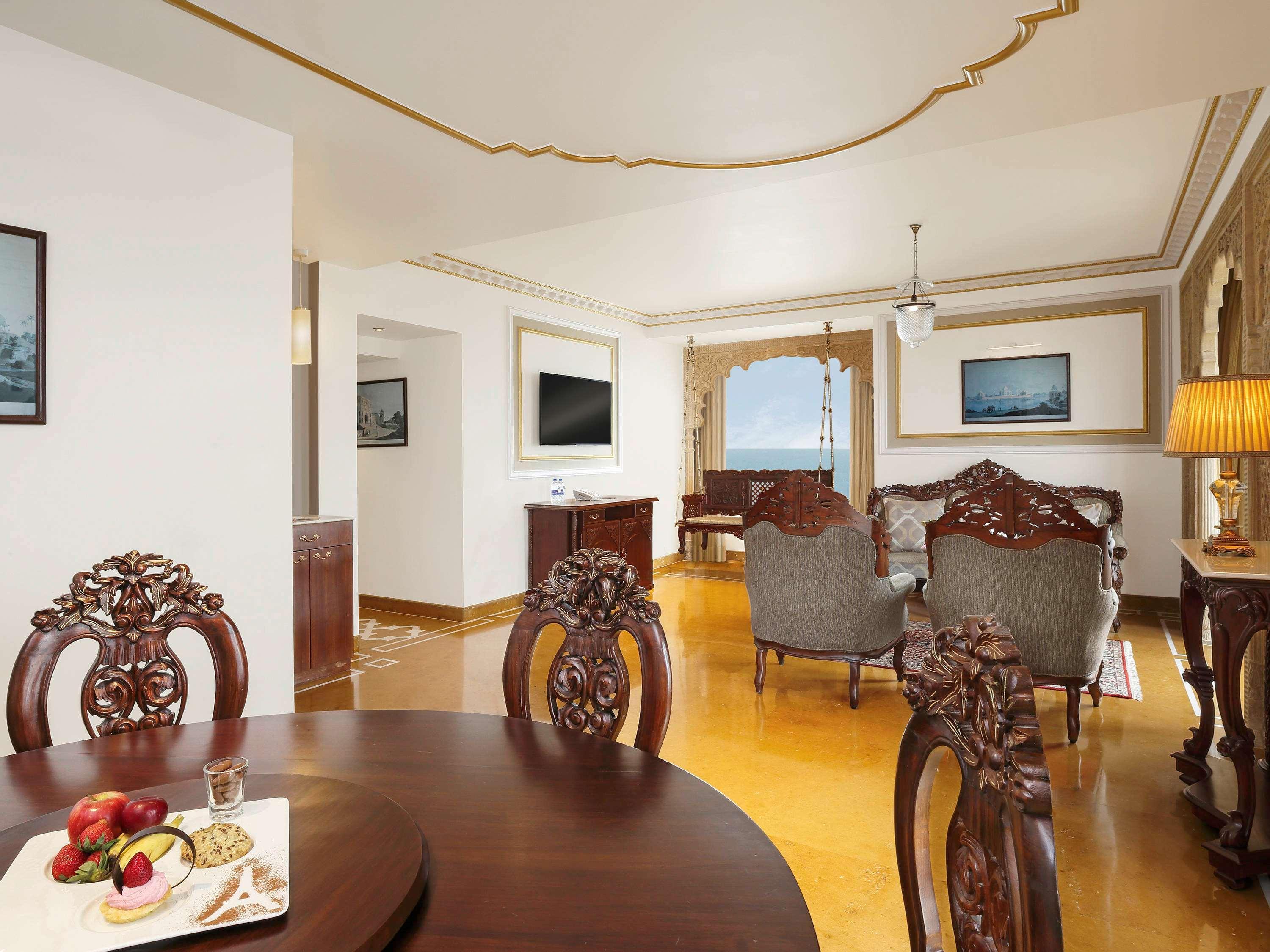 Novotel Mumbai Juhu Beach Eksteriør bilde Suite