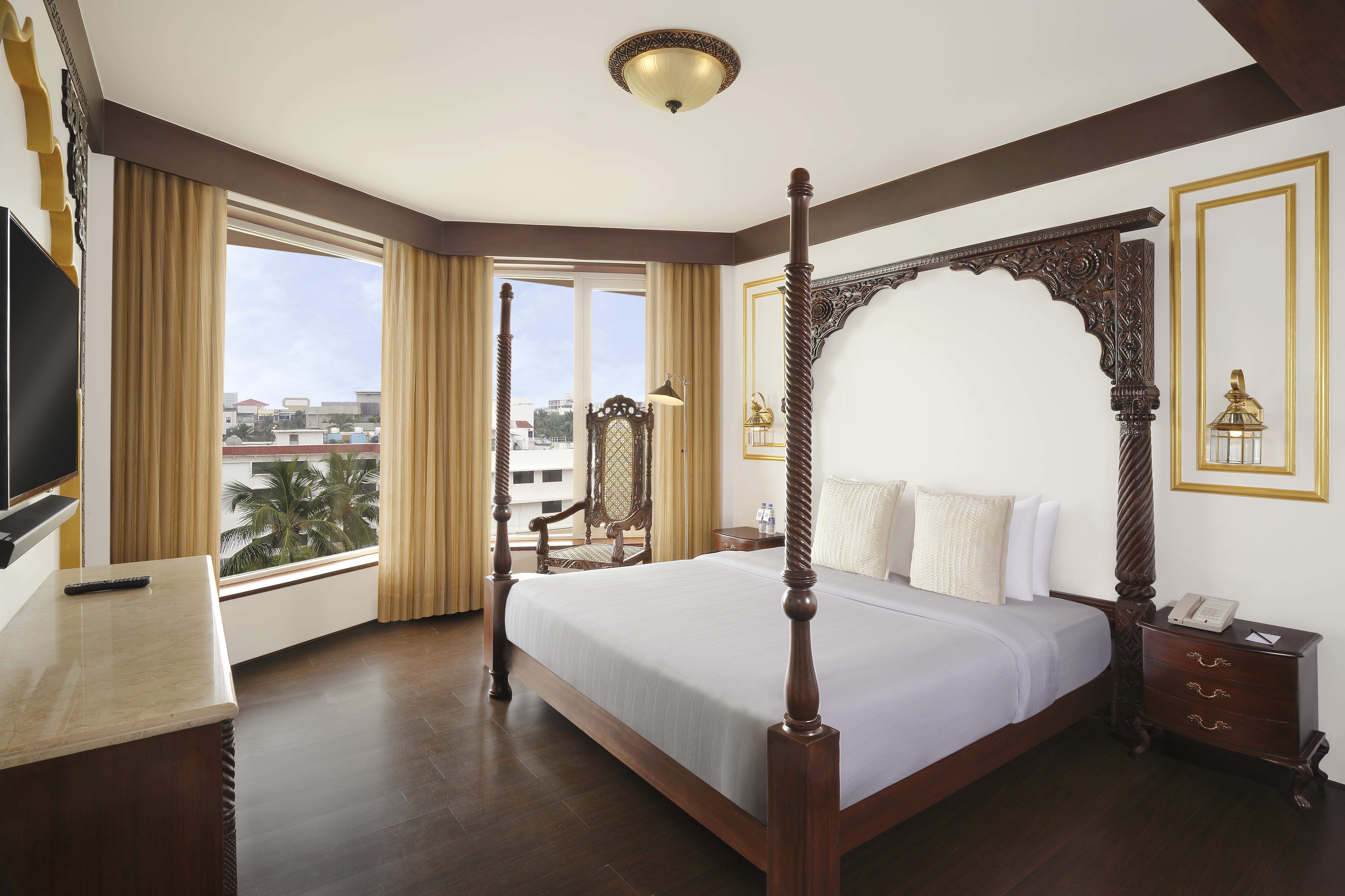 Novotel Mumbai Juhu Beach Eksteriør bilde A bedroom at the hotel