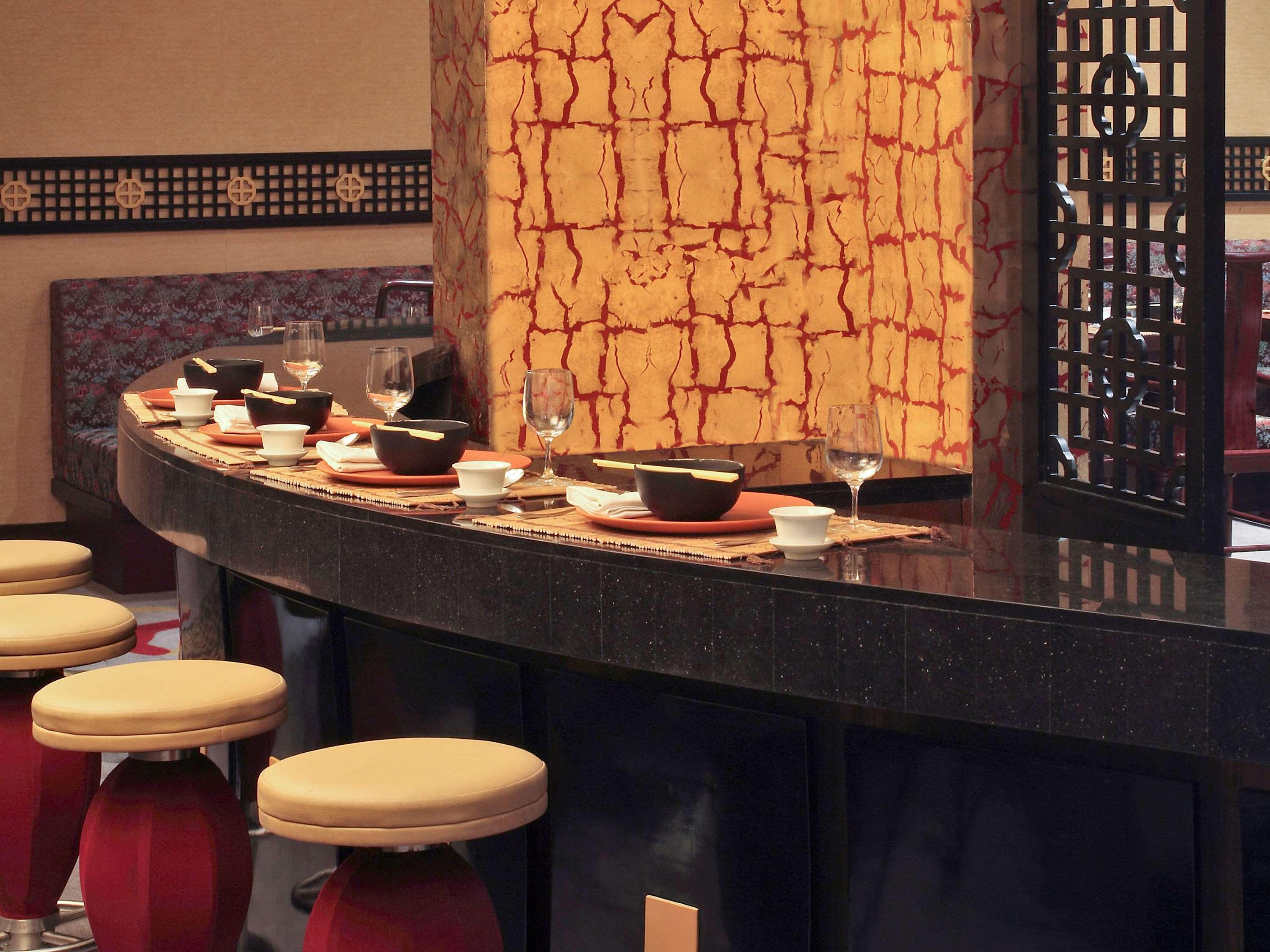 Novotel Mumbai Juhu Beach Eksteriør bilde A sushi bar
