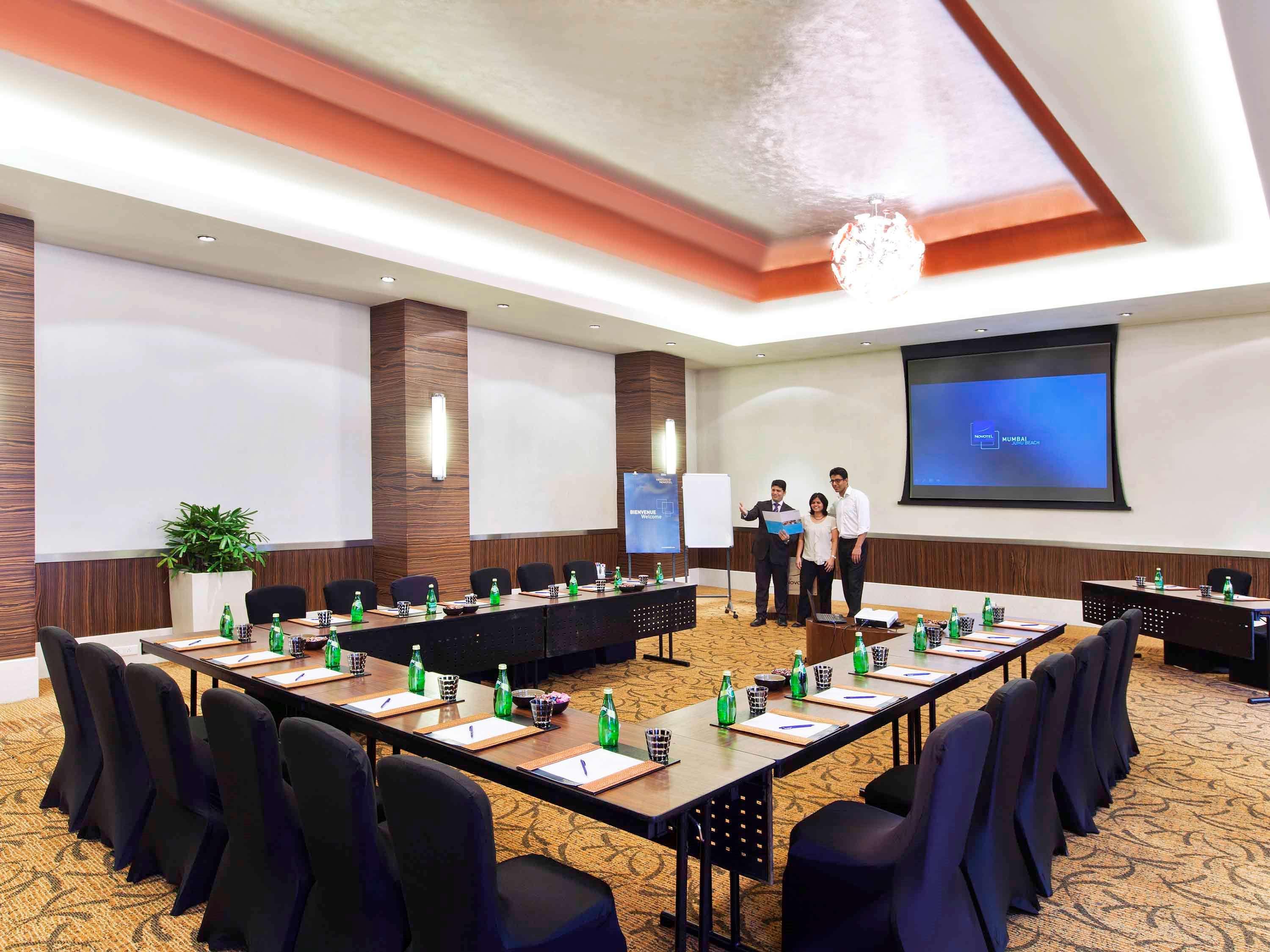 Novotel Mumbai Juhu Beach Eksteriør bilde Meeting room
